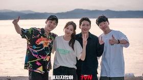 娱乐圈吃瓜三人组,揭秘明星幕后故事  第1张